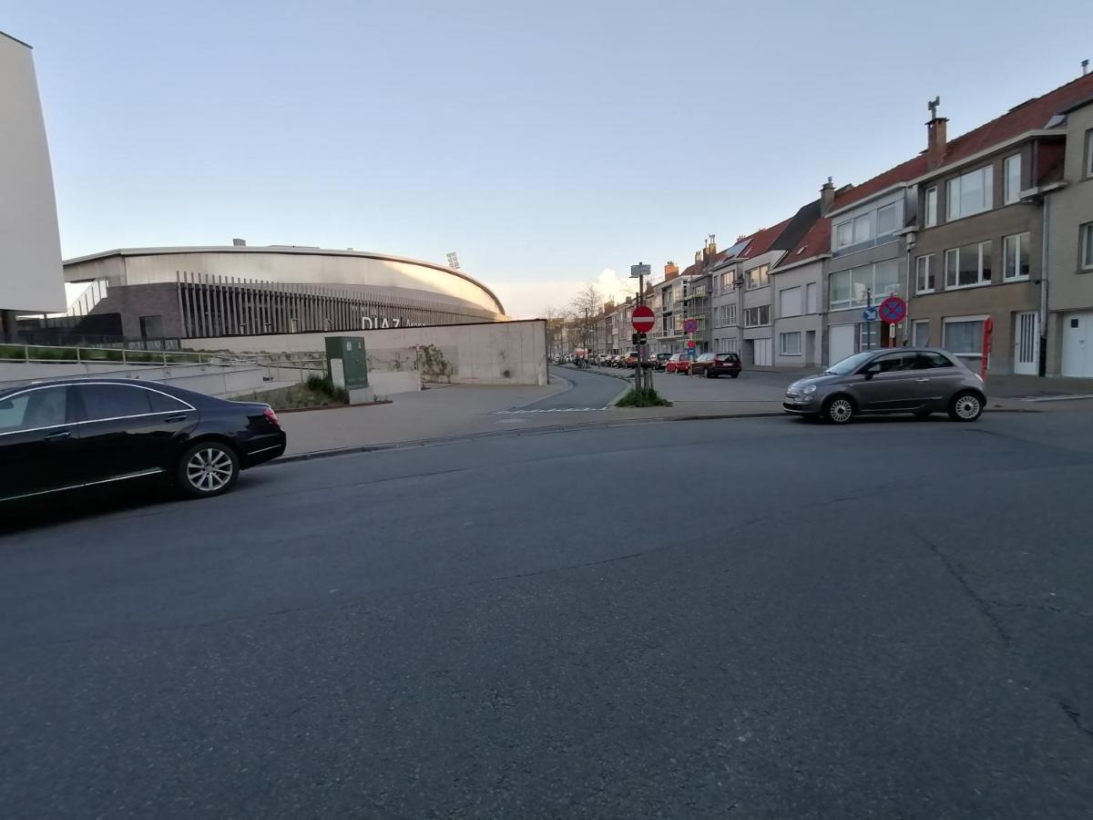Bartine - Modern And Spacious Flat Near The Sea, Free Parking Space Остенде Екстер'єр фото