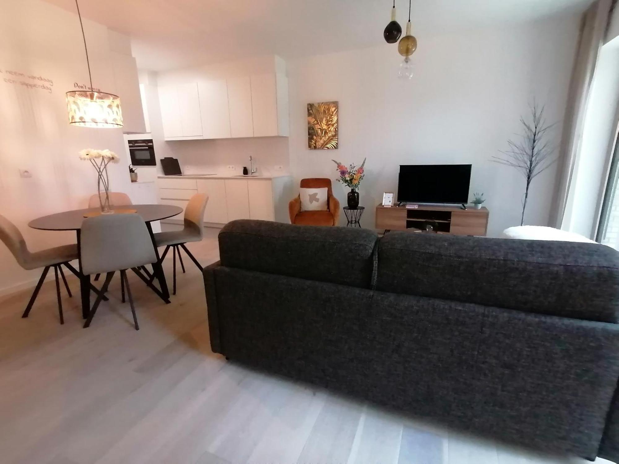 Bartine - Modern And Spacious Flat Near The Sea, Free Parking Space Остенде Екстер'єр фото